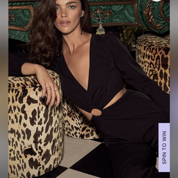 Jumpsuit never worn tags removed as well as hanger straps - Picture 2 of 7